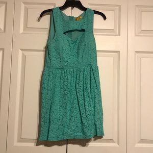 Short green casual dress